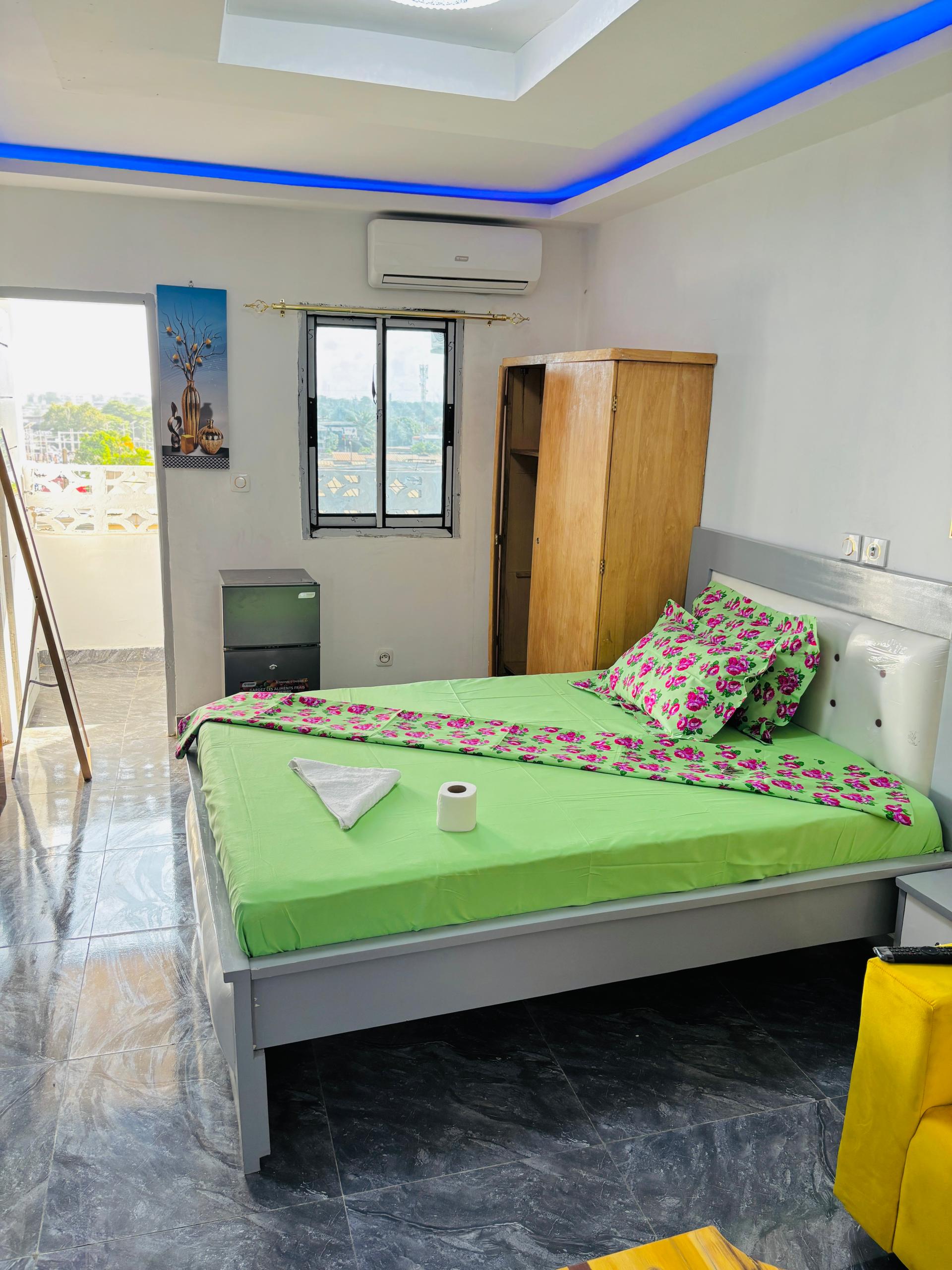 Chambre STUDIO-YAMOUSSOUKRO